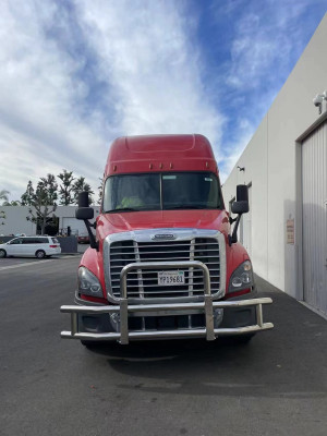 Freightliner Cascadia Freightliner Cascadia Guardia de ciervos