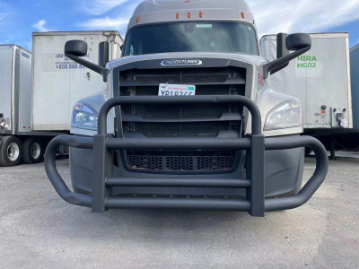 Barras de empuje para camiones Freightliner Cascadia