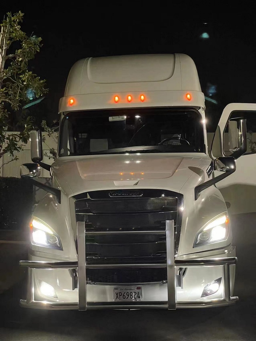 Freightliner Freightliner Cascadia Deer Guard di nuova generazione Freightliner Freightliner Cascadia Deer Guard di nuova generazione