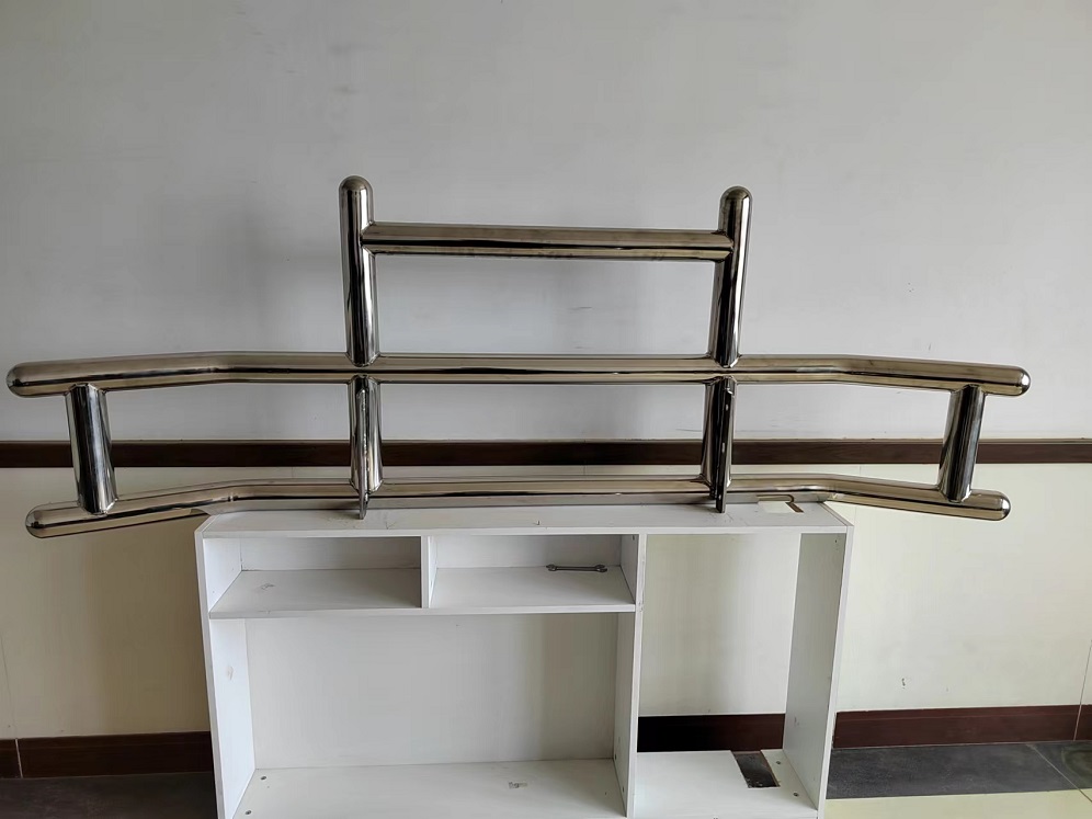 Freightliner Cascadia 2011 Truck Grille Guards