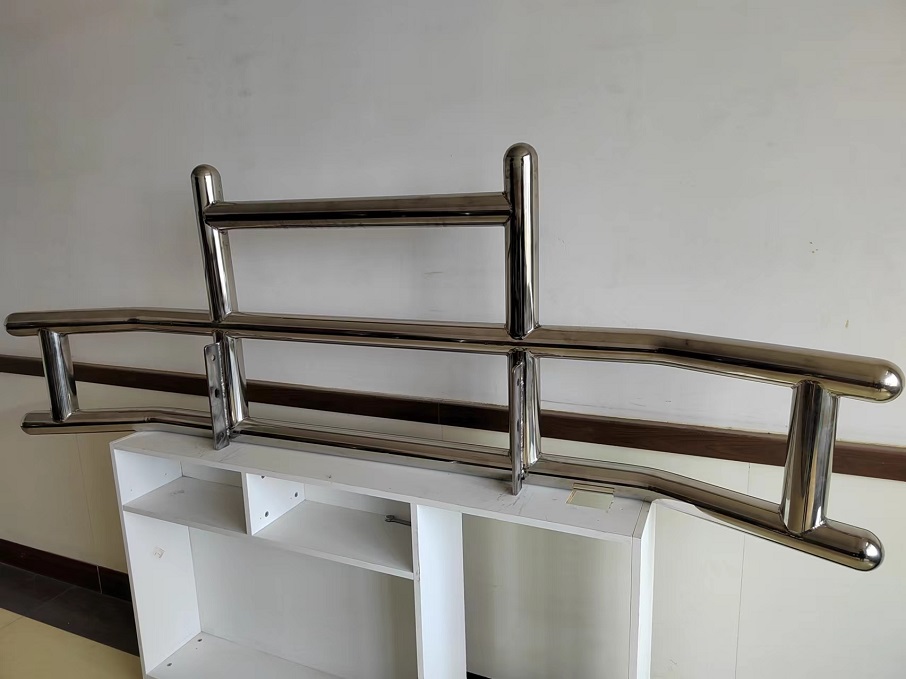 Freightliner Cascadia 2011 Truck Grille Guards