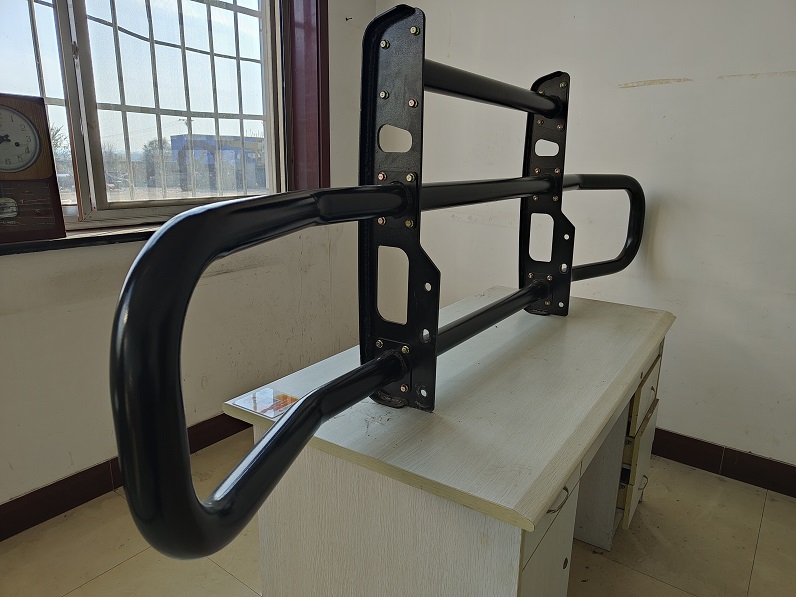 Guardia dei cervi del camion di ferro