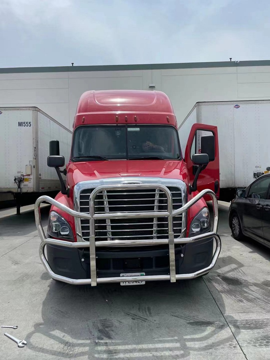 Cascadia Freightliner Cascadia Deer Guard