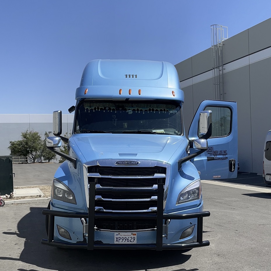 Freightliner New Generation Push Bars