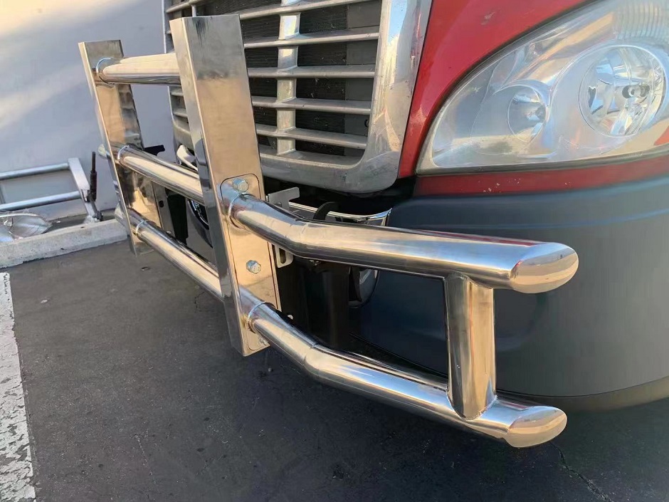 Cascadia Freightliner Cascadia Deer Guard