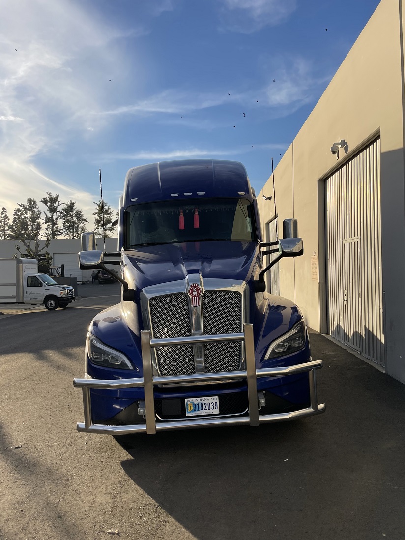 Protector de ciervos Freightliner de nueva generación para semirremolques Freightliner New Generation Deer Guard para semirremolques