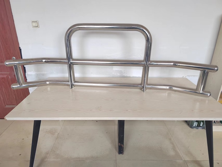 Protector de ciervo de acero inoxidable para semirremolque.